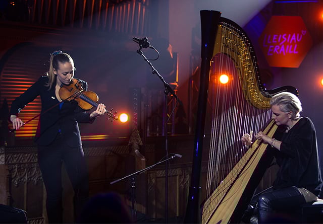 Harpist Catrin Finch returns to Ceredigion alongside gifted violinist
