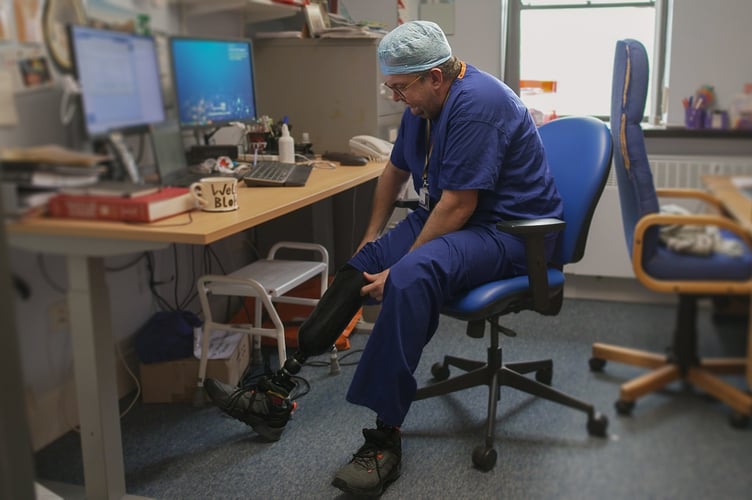 Dr Neil Hopper