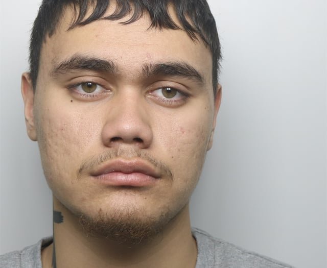 Teen jailed for knifepoint robbery and assault in Aberaeron