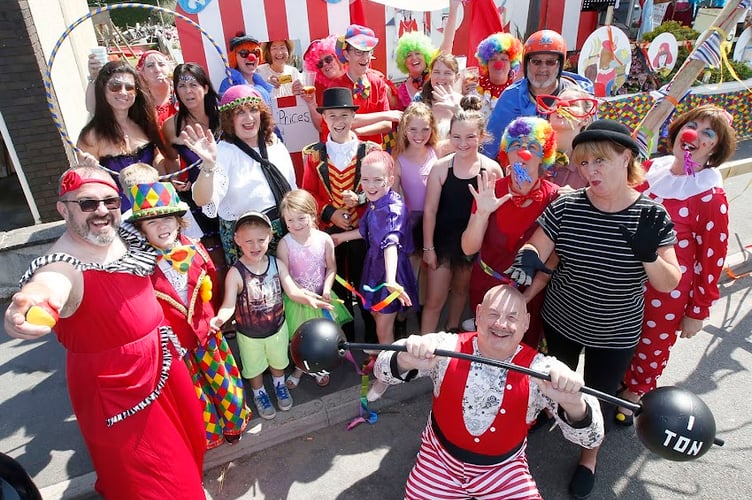 AB0808 BORTHCARNIVAL77 PHOTO CODE 19DPJ08AUG77 - PHOTO DAVID ARWYN PARRY JONES / CAMBRIAN NEWS PRESS PHOTOGRAPHER - 08AUGUST2019 - REF Simon/Dylan; Borth Carnival last Friday. - PHOTO - Theme, Greatest Showman Borth