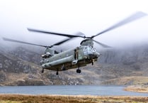 Chinook conducts training exercise in Snowdonia