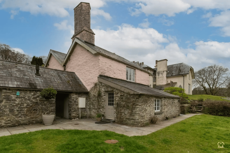 llancych mansion