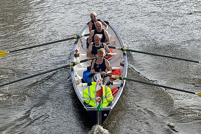 The mixed crew on the Severn