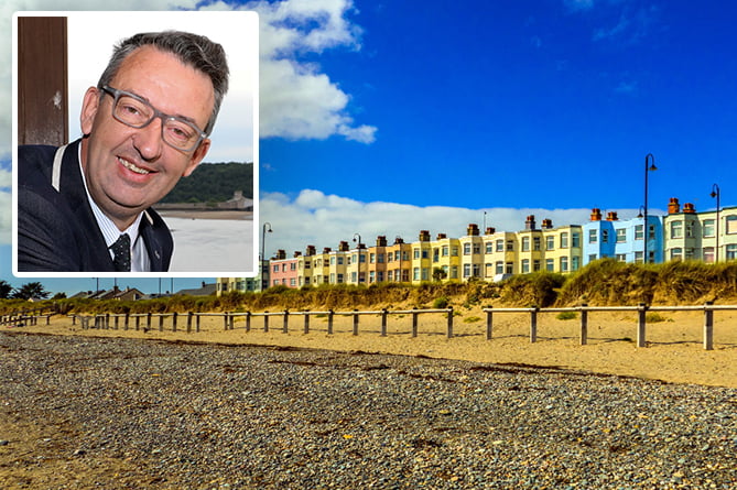 North Wales Police and Crime Commissioner Andy Dunbobbin will hold an advice surgery in Pwllheli