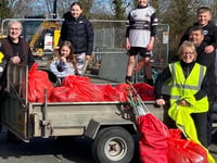 Deputy mayor joins litter pick