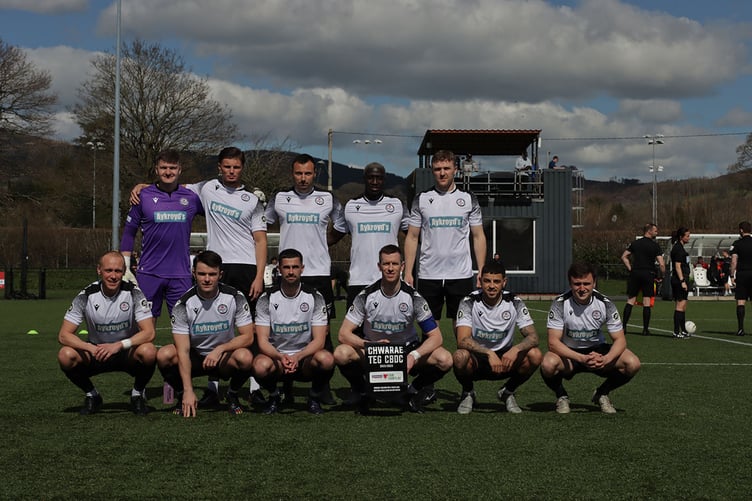 Prior to their Good Friday match against Newtown, Bala showed their support for the FAW’s Fairplay Week to raise the profile of the Fair Play message by inspiring players, clubs, officials and supporters to maintain good discipline on and off the pitch