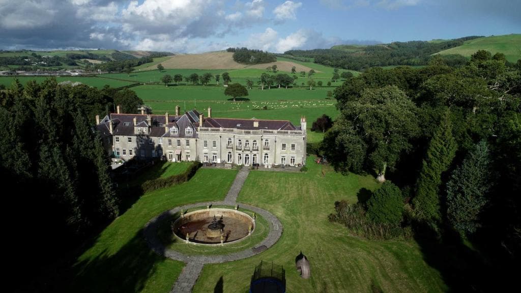 Trawscoed mansion that hosted kings for sale - complete with an ornate ...