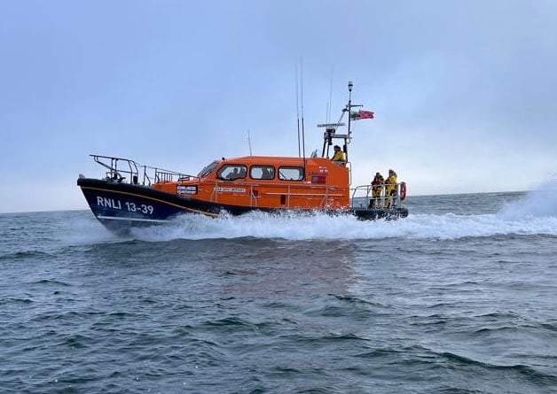 Pwllheli RNLI was tasked to assist a stricken motor boat
