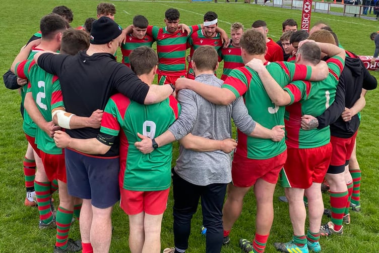 Pwllheli RFC team huddle
