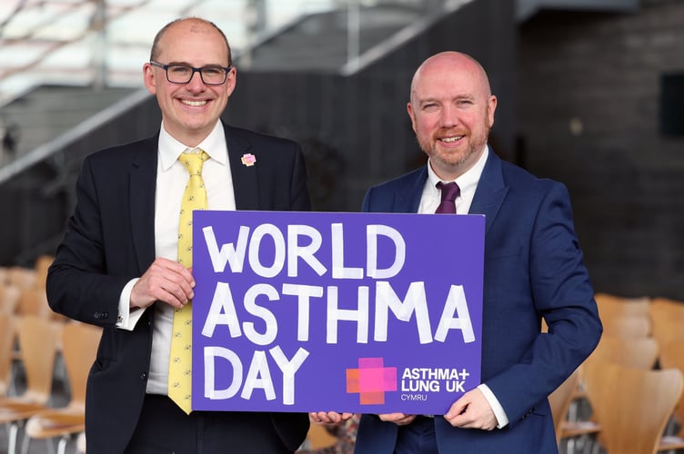 Mabon ap Gwynfor MS with Joseph Carter from Asthma and Lung UK