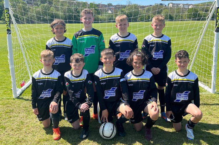 The talented Ysgol Godre'r Berwyn football team 0523