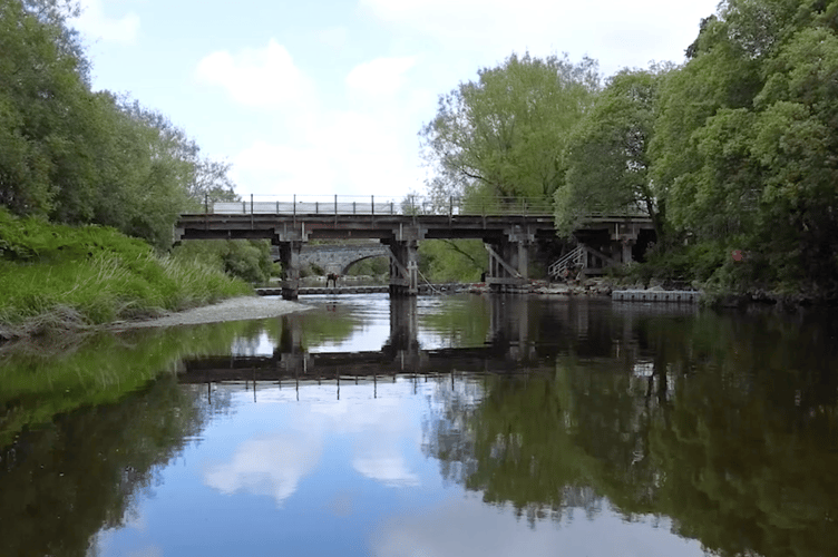 Severn and Carno viaduct from river