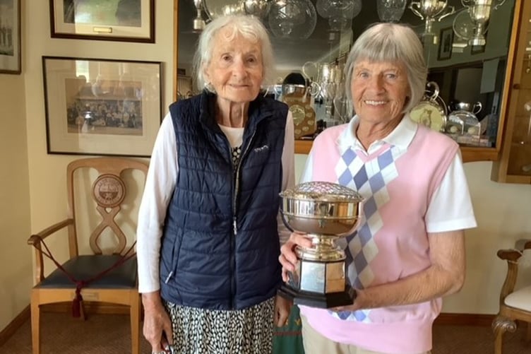 Captain Lynda Evans presenting Carol Holmes (right) with the Edith Beddard Trophy Borth & Ynyslas Golf Club 070623