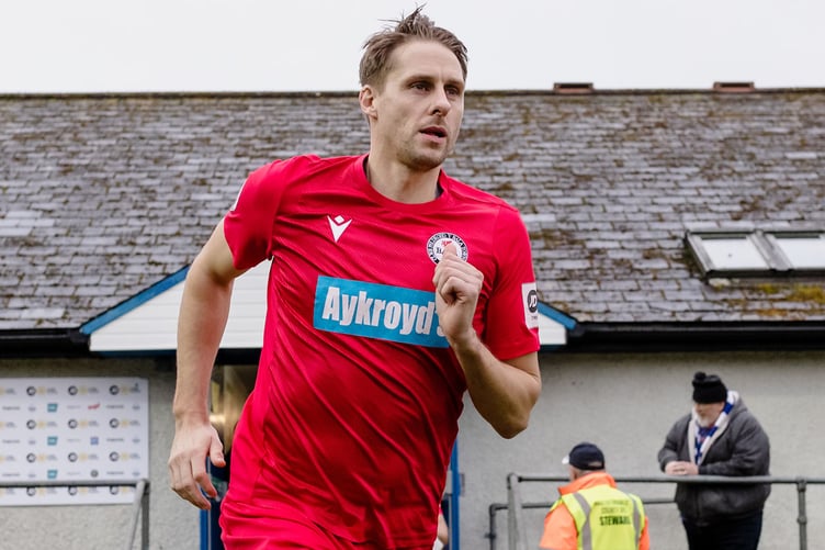 HAVERFORDWEST, WALES - 11 DECEMBER 2021: Bala Town's David Edwards during the JD Cymru Premier league fixture between Haverfordwest County A.F.C & Bala Town F.C, Bridge Meadow Stadium, December 11th, 2021, Haverfordwest, Wales (Pic By John Smith/FAW)