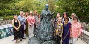 Statue of pioneering poet unveiled in Llangrannog