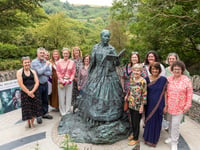 Statue of pioneering poet unveiled in Llangrannog