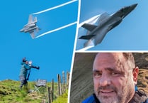 Plane spotter loses his hat as F-35 roars along the Mach Loop