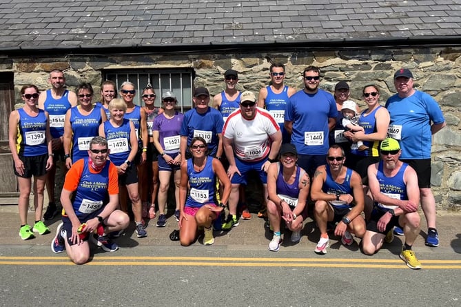Aber runners ready to face the heat in Barmouth.jpg