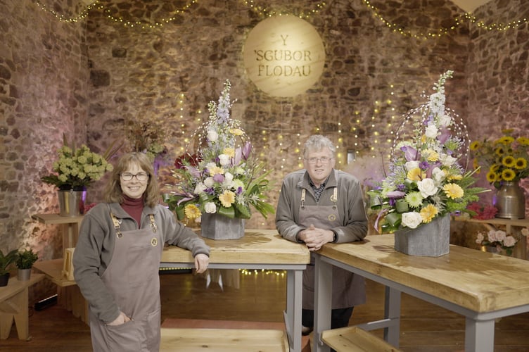 Donald Morgan Y 'Sgubor Flodau