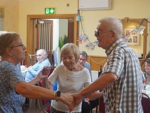 Volunteer with HAHAV and help those with life-limiting illness