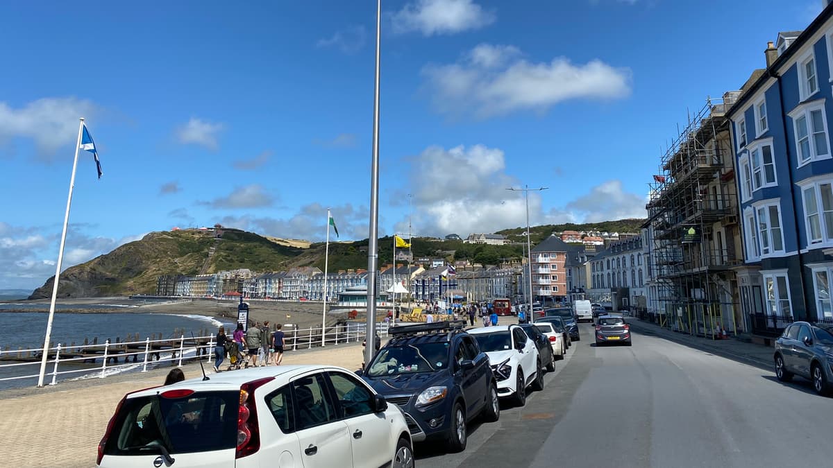 Council deputy leader defends new 'monstrous' streetlights on Aberystwyth promenade
