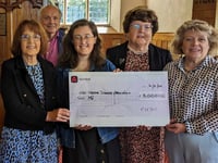 Cymdeithas Undodaidd yn codi £3,000 i MND Association