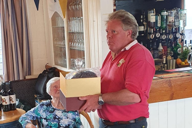 Chris Seal, Brainstorm, (IRC Overall Champion) thanks the organisers