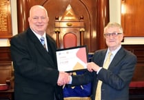 Freemasons donate £10,000 to HAHAV