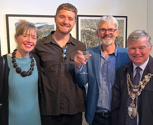A family affair for Welsh mountains and wildlife art exhibition