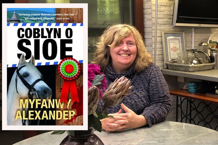 Myfanwy Alexander a’i llyfr newydd Coblyn o Sioe