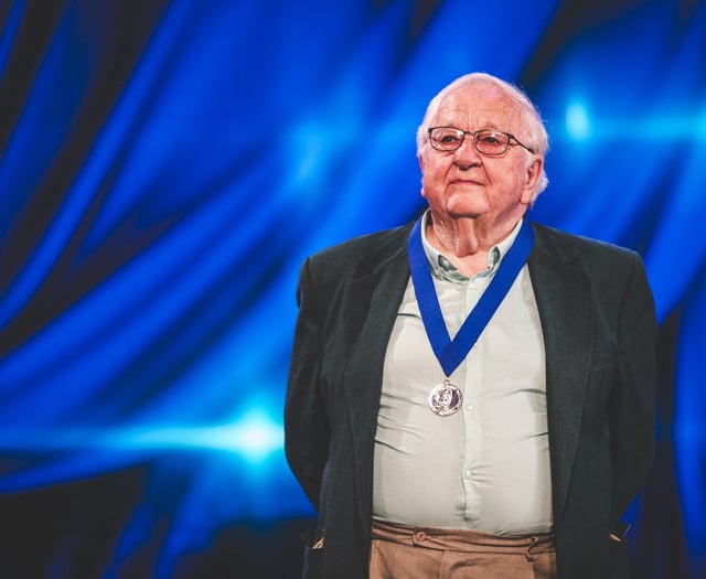 Retired teacher from Trefor wins Sir TH Parry-Williams Memorial Medal 