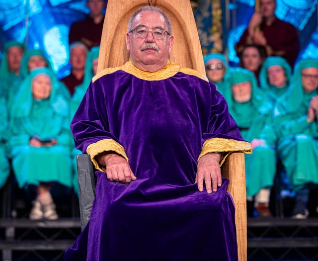 Dolgellau-born poet wins Eisteddfod chair for third time