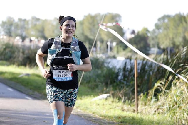 Rose gets ready for Tywyn train race to return dad's medal gesture