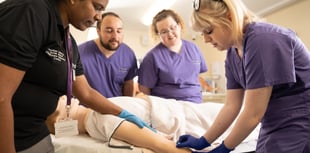 Nursing student numbers falling 'alarmingly short' of target