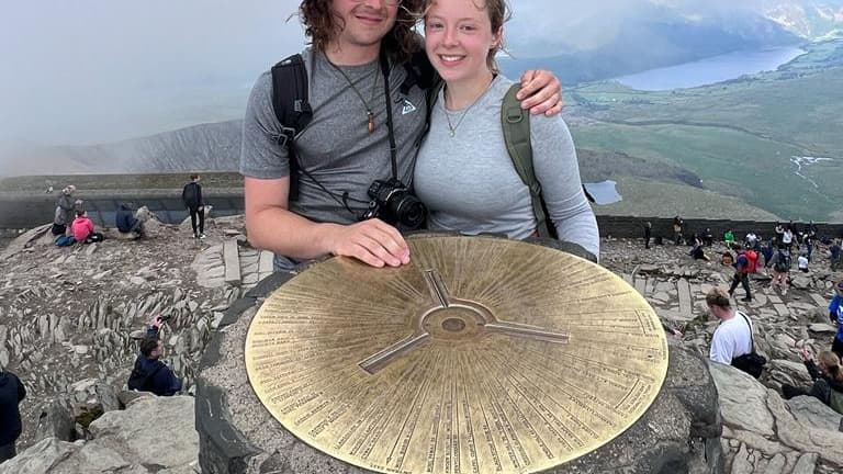 Daughter climbs Yr Wyddfa in memory of dad who died on her birthday - Cambrian News