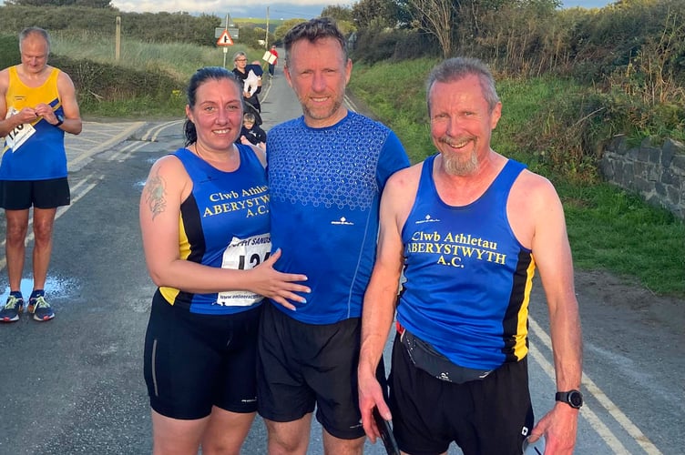 Theresa Sharland, Shelley Childs and Dave Humphreys at Poppit Sands