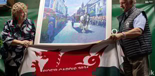 Auction raises £8,000 for Sioe'r Cardis and Wales Air Ambulance