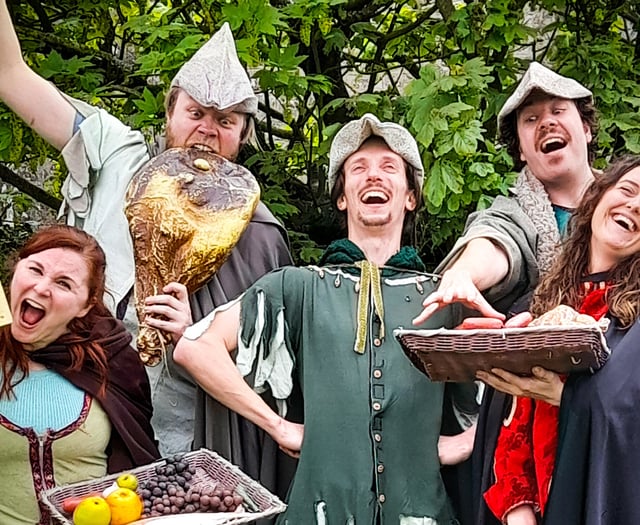 Robin Hood prepares to storm Cardigan Castle!