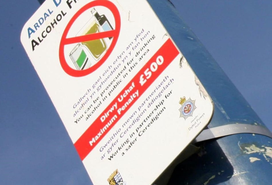 Talks begin to extend town centre drinking bans