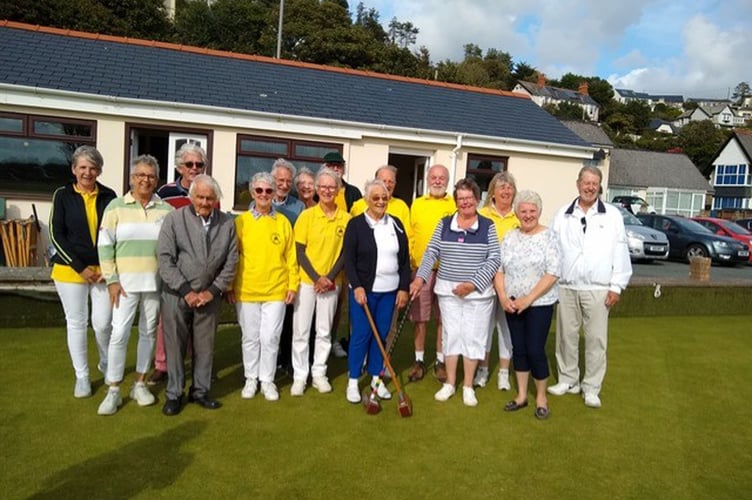 Aberdyfi and Llanidloes croquet teams