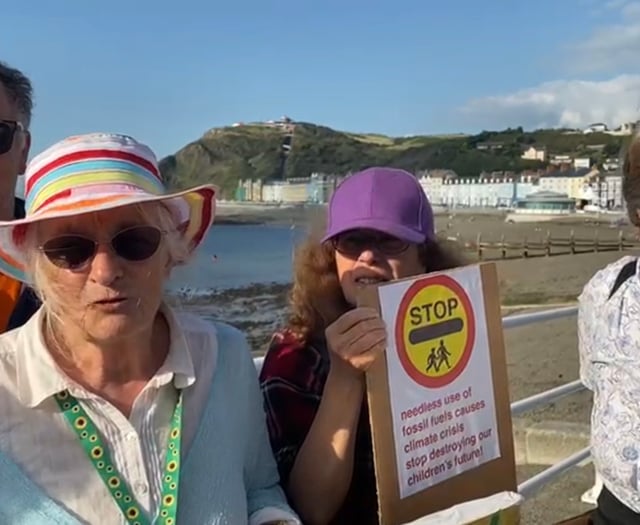 Rally organisers respond to climate activists’ protest
