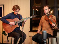 Folk duo on epic 870-mile walking tour arrive on Llŷn