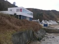 Beach house plan approval amid fears of cliff collapse