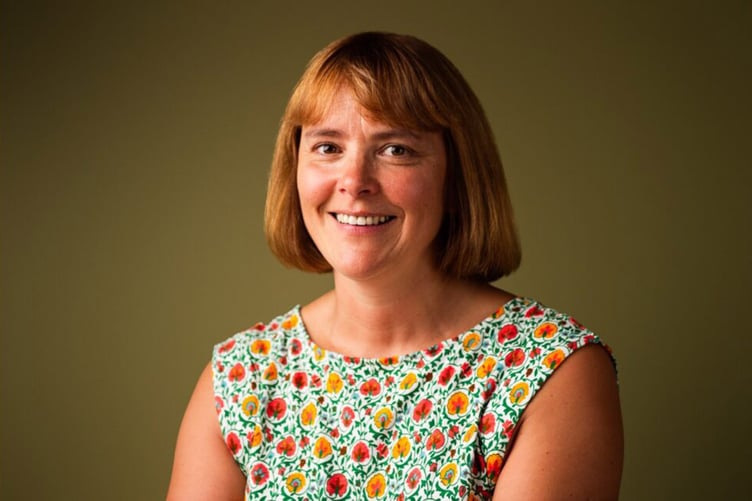 Myfanwy Jones, sy’n wreiddiol o Ledrod