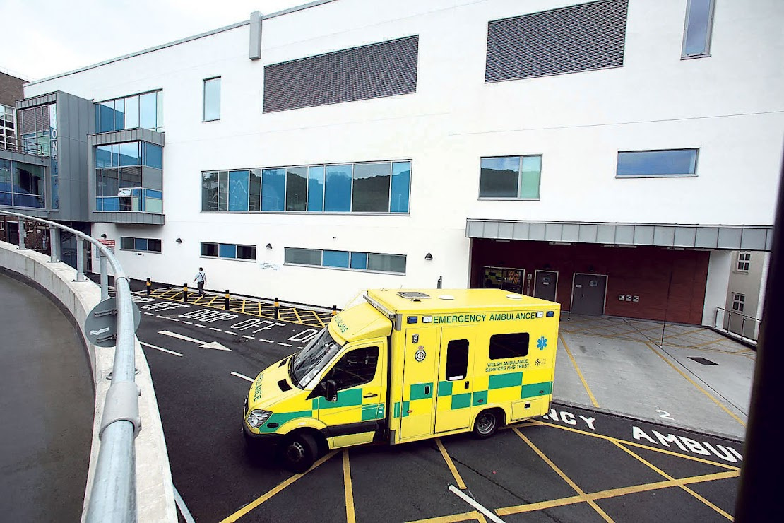 Doctors and consultants to walk out over pay next week