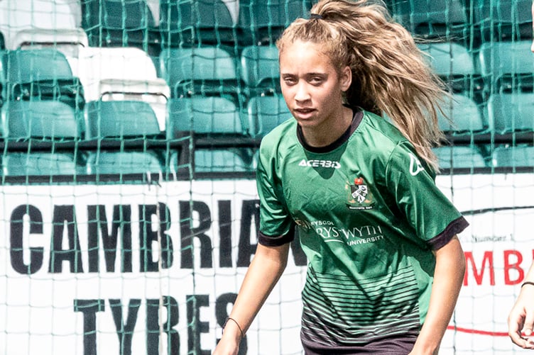 Lily Moralee-Hughes scored a couple of goals on her debut for Aberystwyth. Aberystwyth 3 Barry 0 Adran Premier 170923