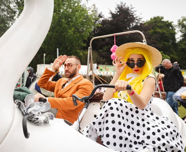 7ft swan pedals to Aberystwyth this weekend