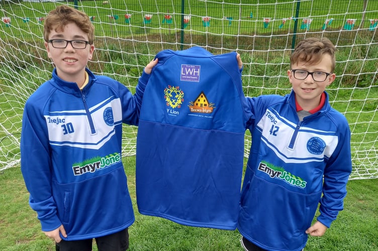 Nefyn training tops