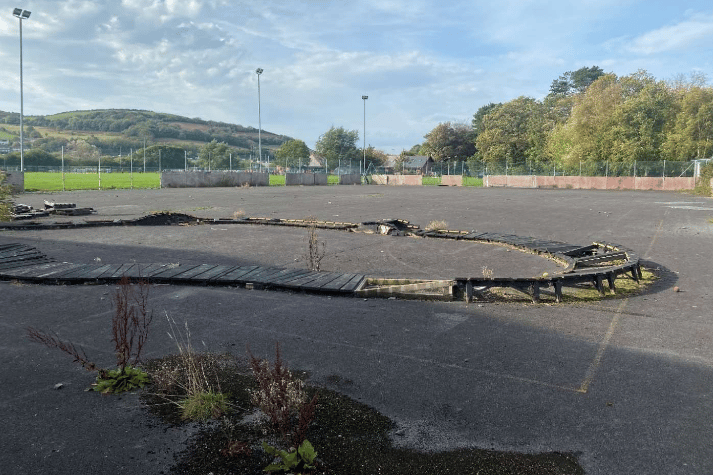 A new multi-sport facility will be built at Plascrug Leisure Centre