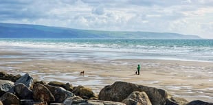 Barmouth Beach: Top festive UK walk